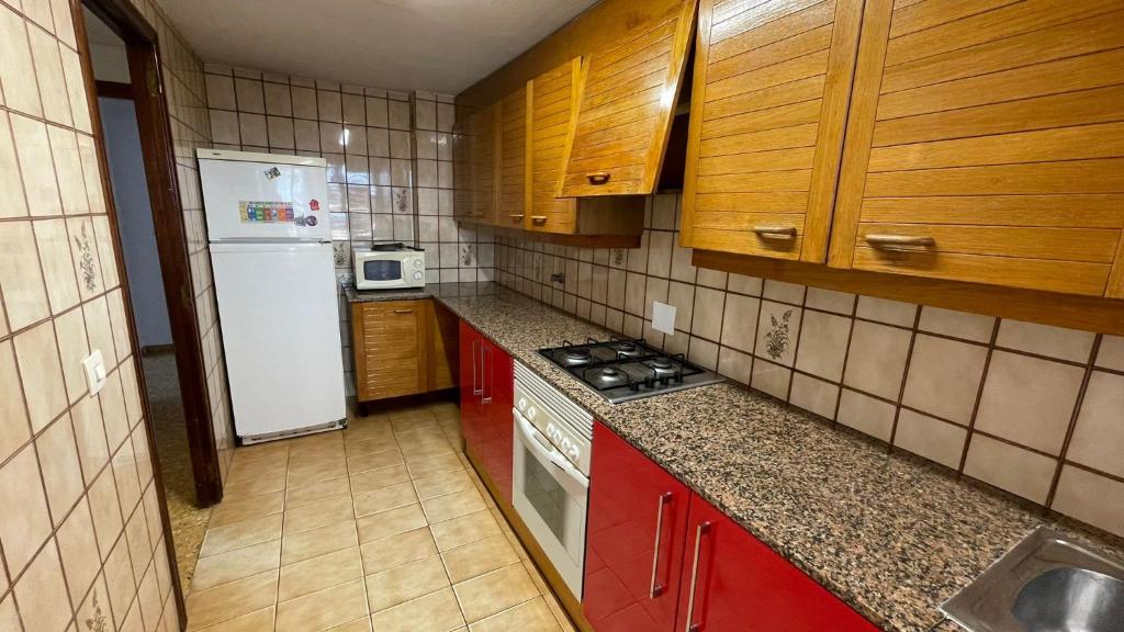 flat Holiday friend group or family near beach center blasco ...