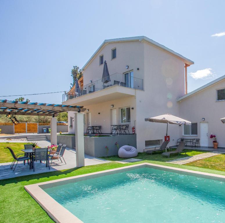 Privileged villa, Nea Peramos (updated prices 2024)