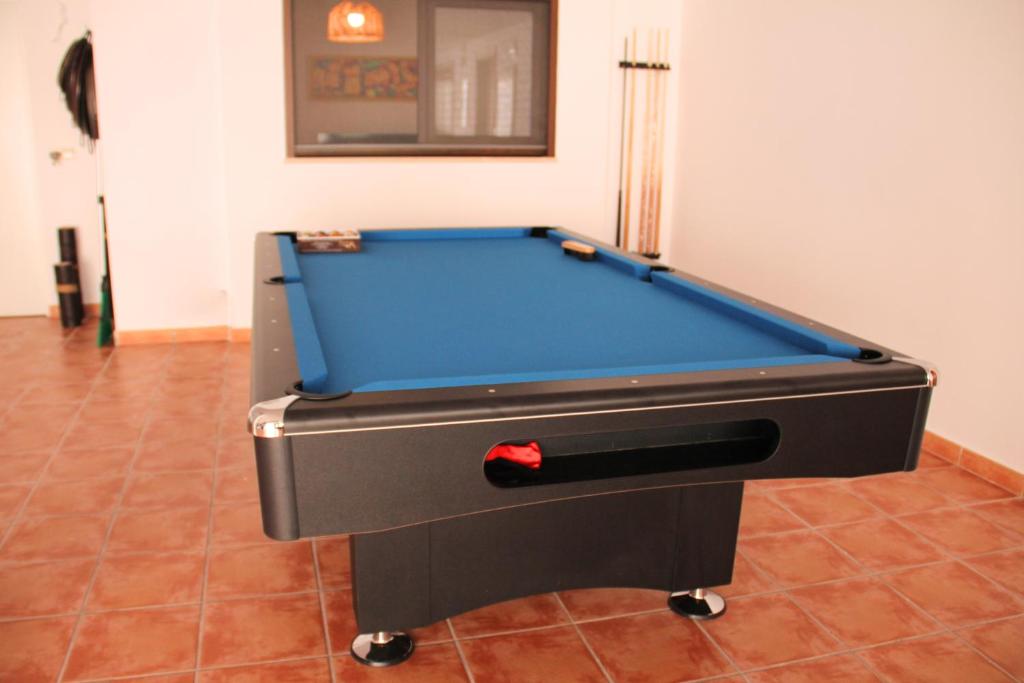 Biliár nebo kulečník v ubytování Resort Villa Luny Gandia