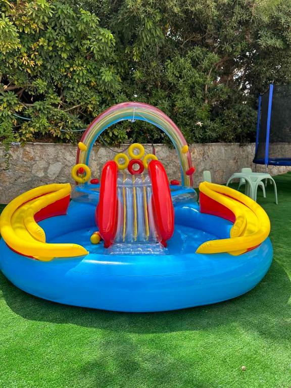 Бассейн в Kallithea Residence или поблизости