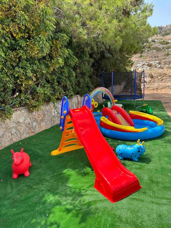 Детская игровая зона в Kallithea Residence