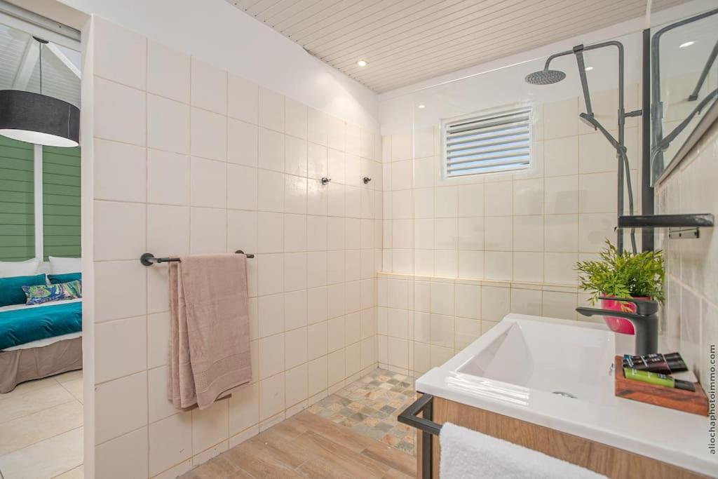 Koupelna v ubytování Luxueuse Villa Katleya, vue mer