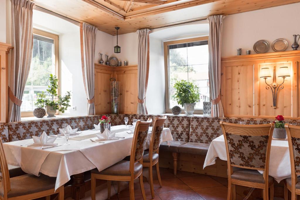 Posedenie v ubytovaní Gasthof Hotel Post