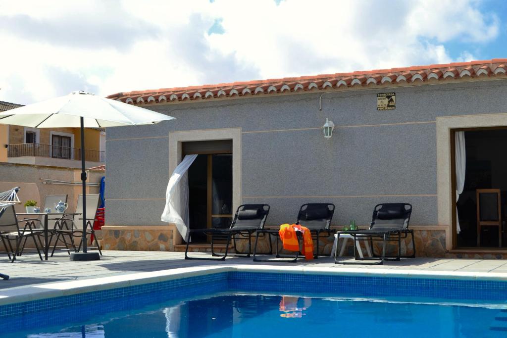 Elegant semi-detached house with pool, Torrevieja – Updated ...