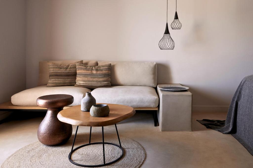 Minos Beach Art Hotel, a Member of Design Hotels - 11