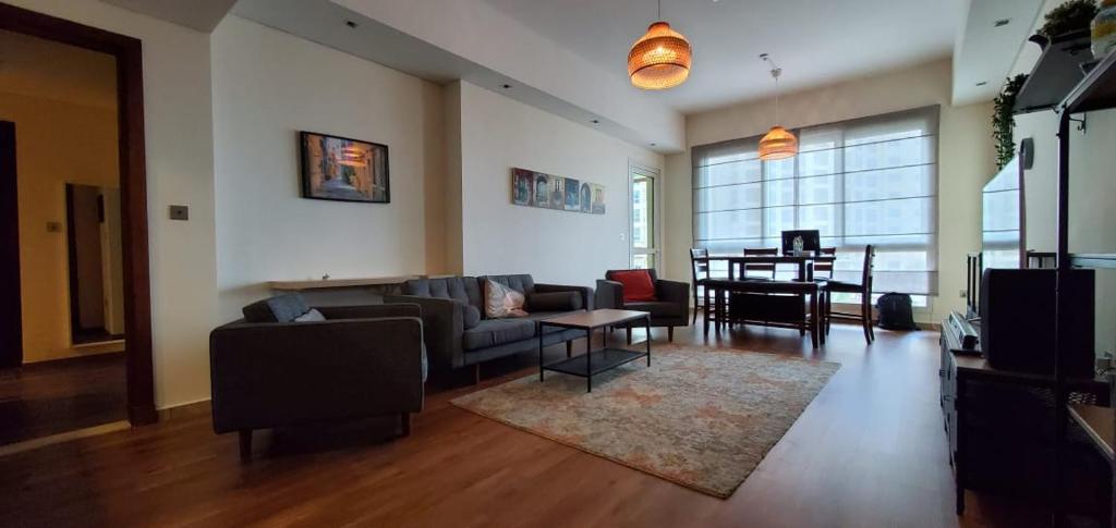 HiGuests – Mesmerizing Apt With Beach Access in Palm Jumeirah