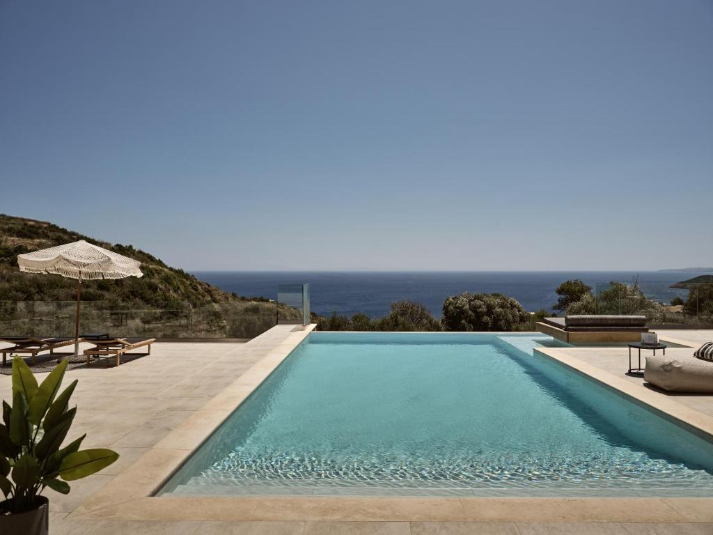 Bazén v ubytování Elle Lux Villa, Essence of Endless Blue, By ThinkVilla nebo v jeho okolí
