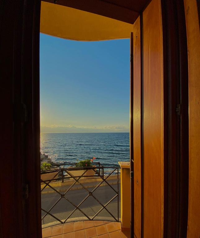 Nespecifikovaný výhled na moře nebo výhled na moře při pohledu z hotelu