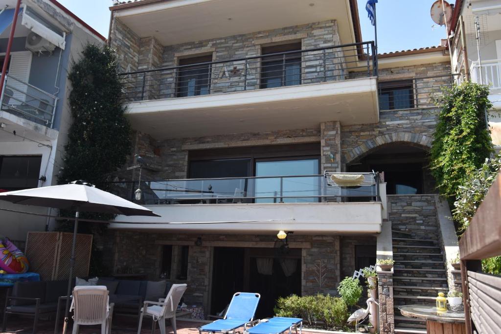 Balkón nebo terasa v ubytování Modern seaside maisonette 130 m2 Oikia Litsas Paliouria Larissas