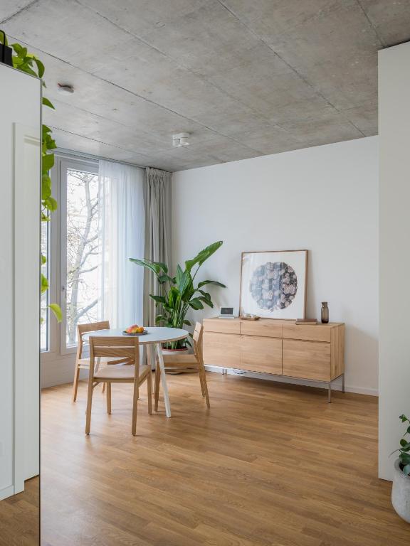 Carlotta Apartments - 9