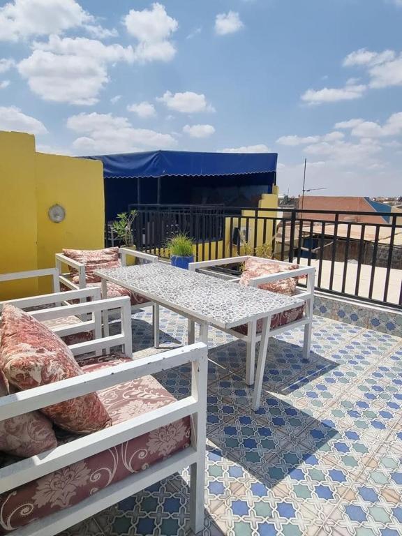 Balkón nebo terasa v ubytování Hostel Marrakech Rouge