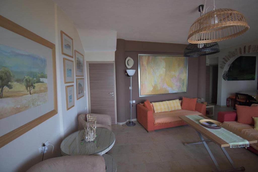 Posezení v ubytování Modern seaside maisonette 130 m2 Oikia Litsas Paliouria Larissas