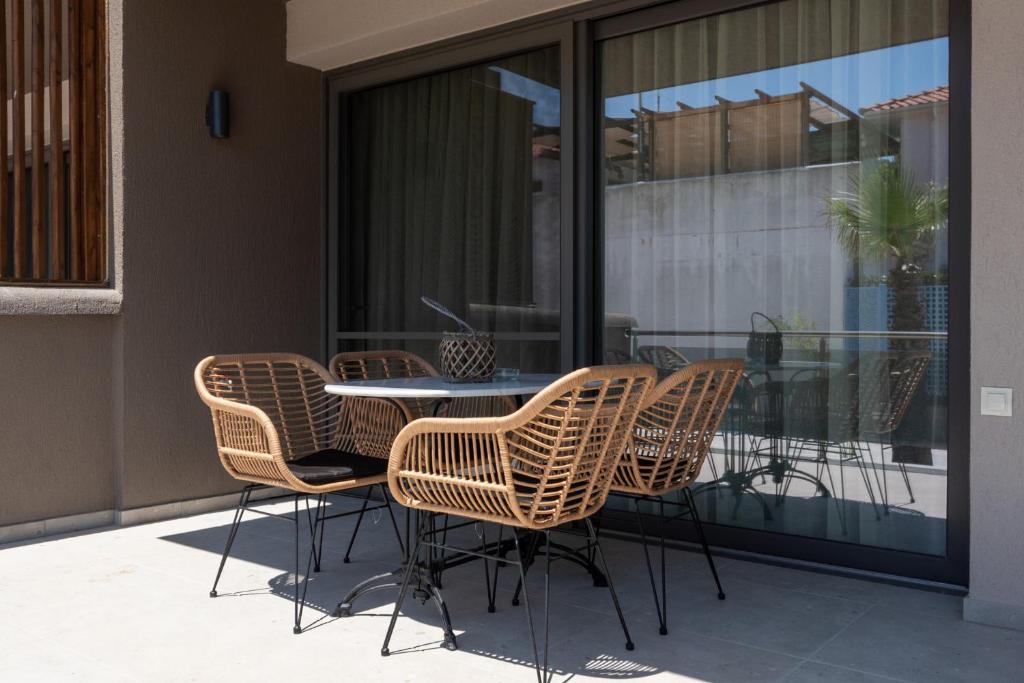 Balkón nebo terasa v ubytování La Boheme Suites