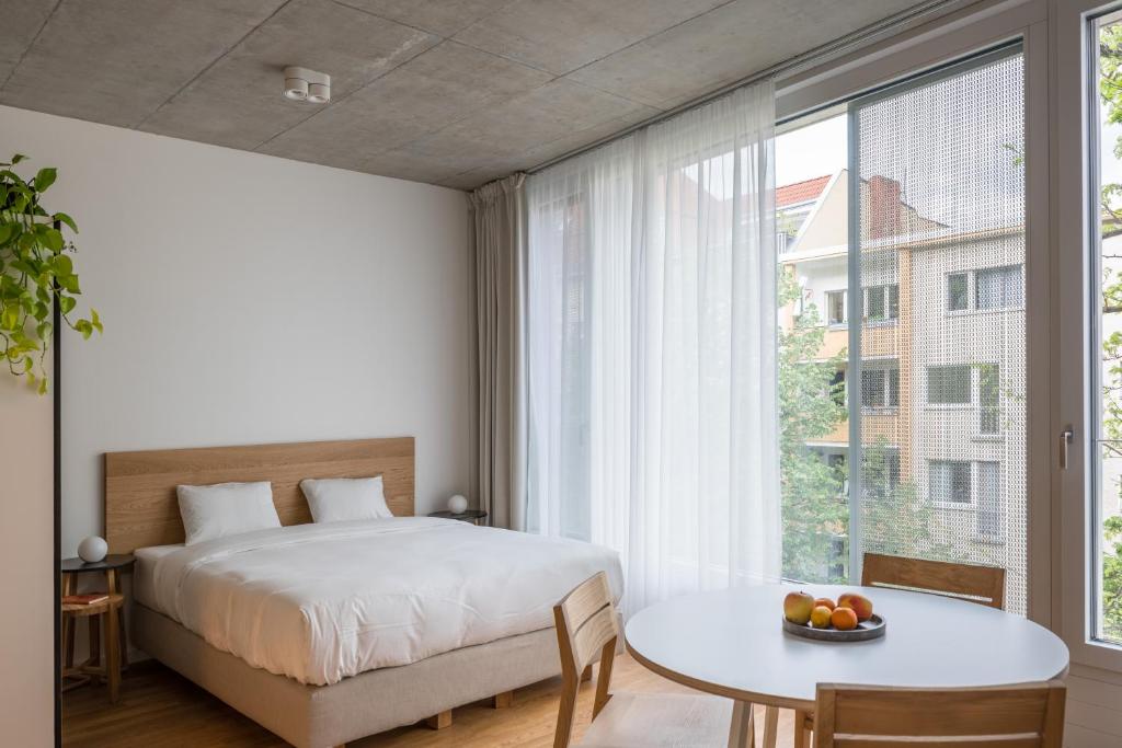 Carlotta Apartments - 10