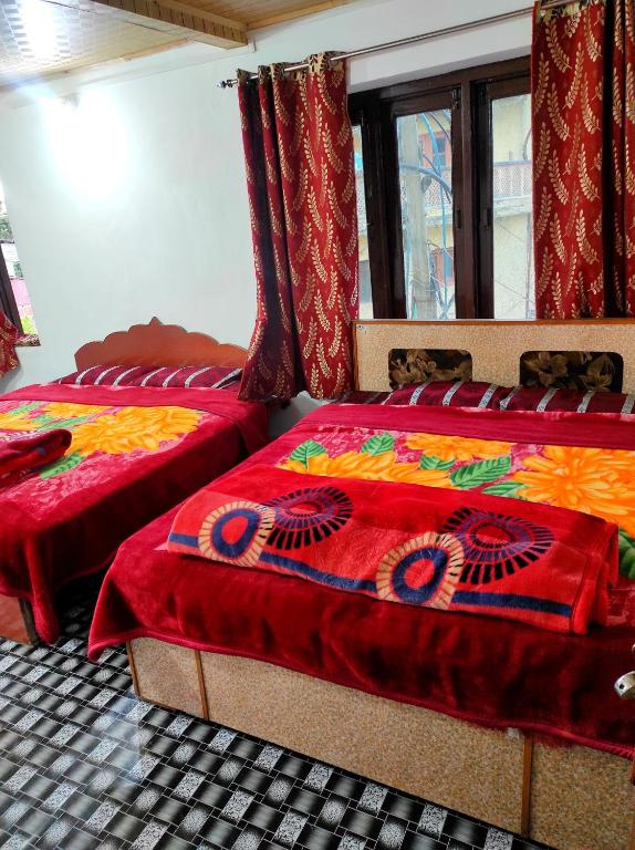 Kamran Guest House - Quadruple Room