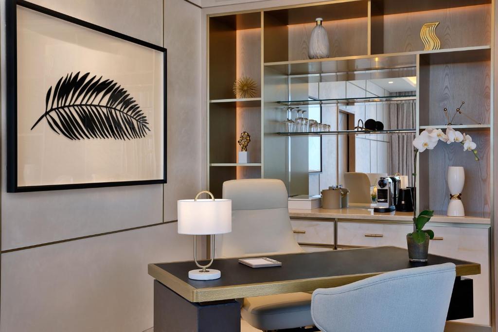 Posezení v ubytování The St. Regis Dubai, The Palm