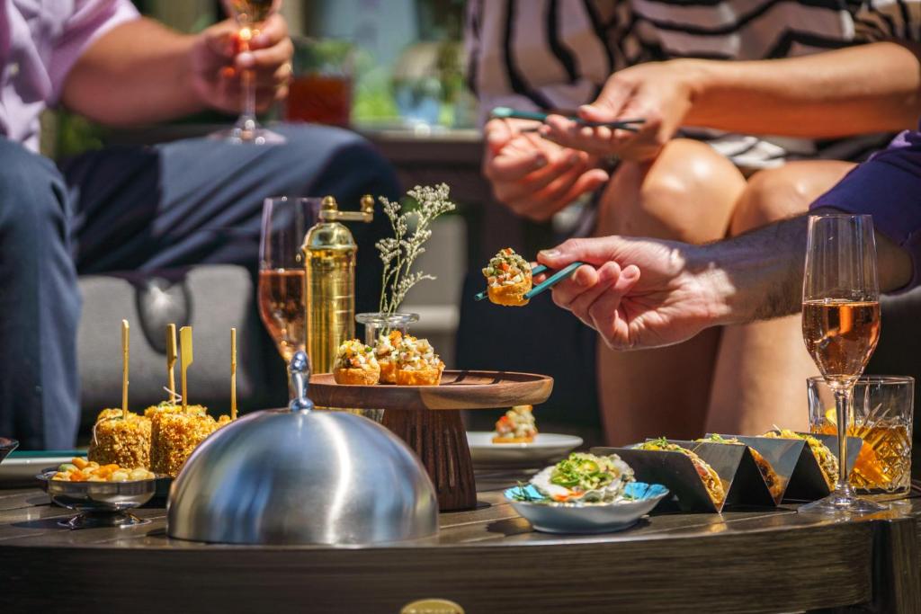 The Parker Hotel and Rooftop - Resim 45