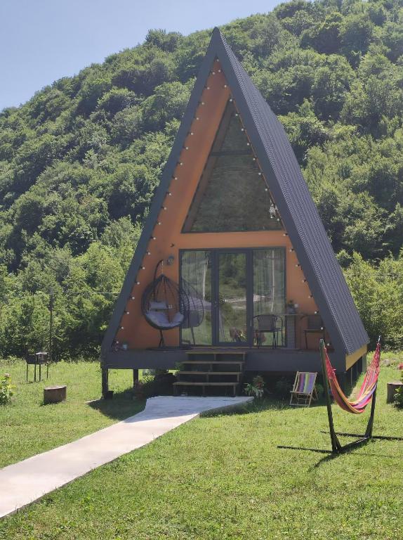 Příroda nedaleko luxury tent