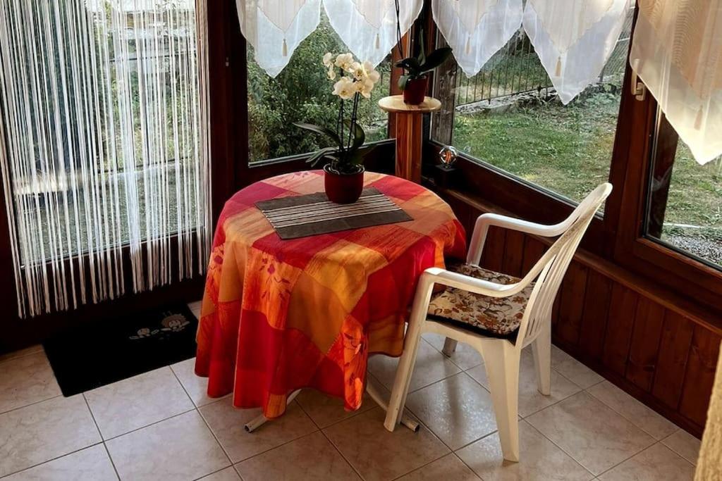 Fotografie z fotogalerie ubytování Charmante maison individuelle v destinaci Les Verrières
