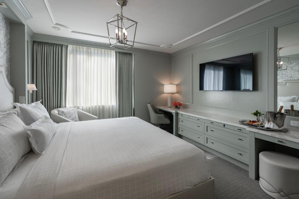 Hotel Monteleone photo