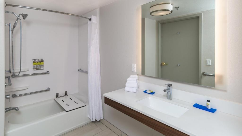 Holiday Inn Express & Suites Dinuba West by IHG - Suite - Toegankelijk Voor Mobiliteit/gehoor