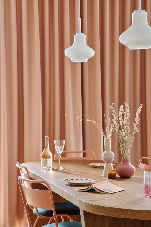 
Two Bedroom Family Suite
