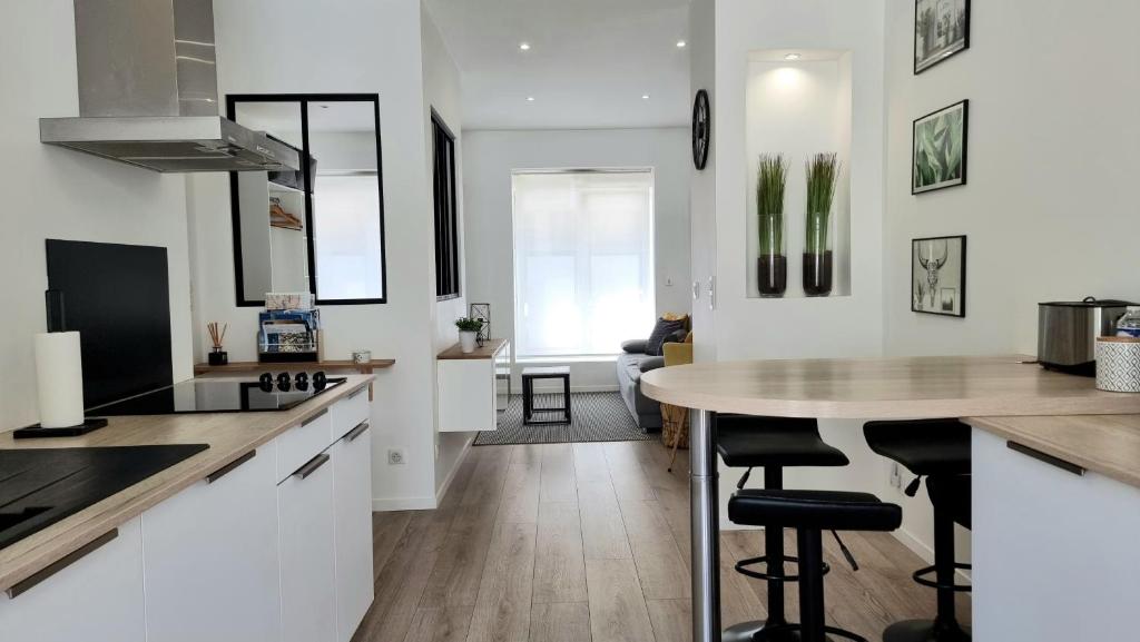 Η κουζίνα ή μικρή κουζίνα στο Le P'tit Atelier, Terrasse privative