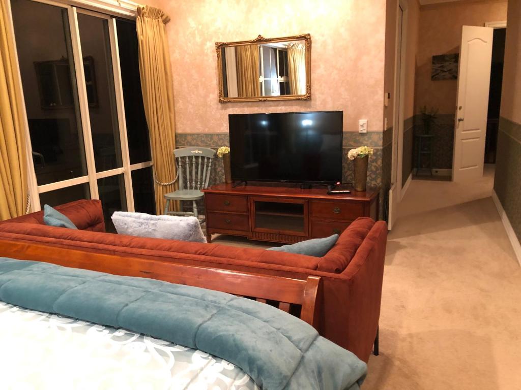 TV a/nebo společenská místnost v ubytování Rua Resort