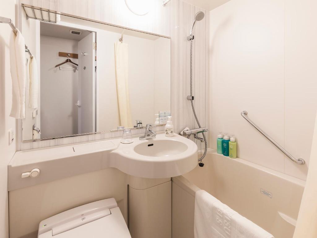 Koupelna v ubytování Sotetsu Fresa Inn Kobe Sannomiya