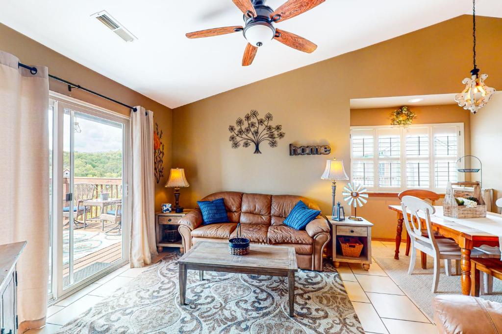 Χώρος καθιστικού στο Woodpecker's Tree