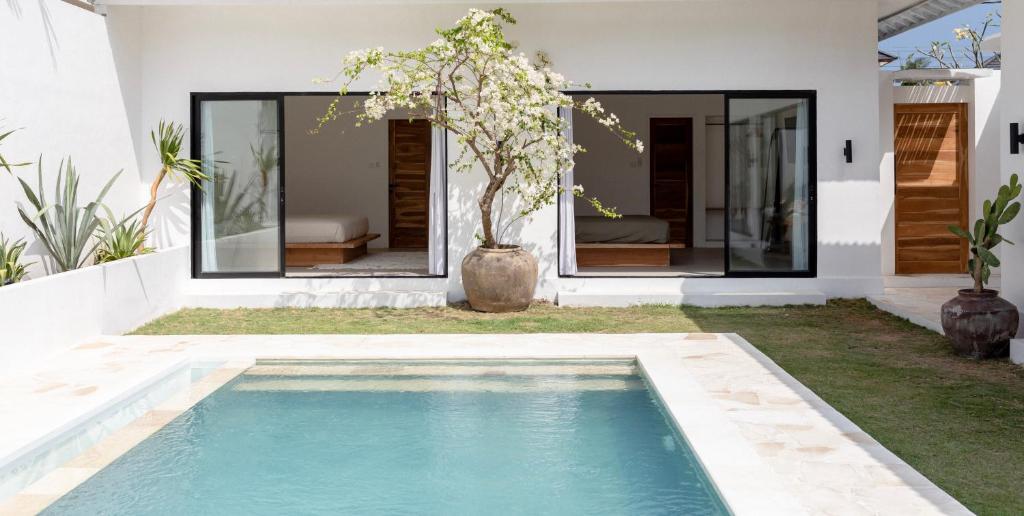 Villa La Luz 2BDR Mediterranean Villa Canggu