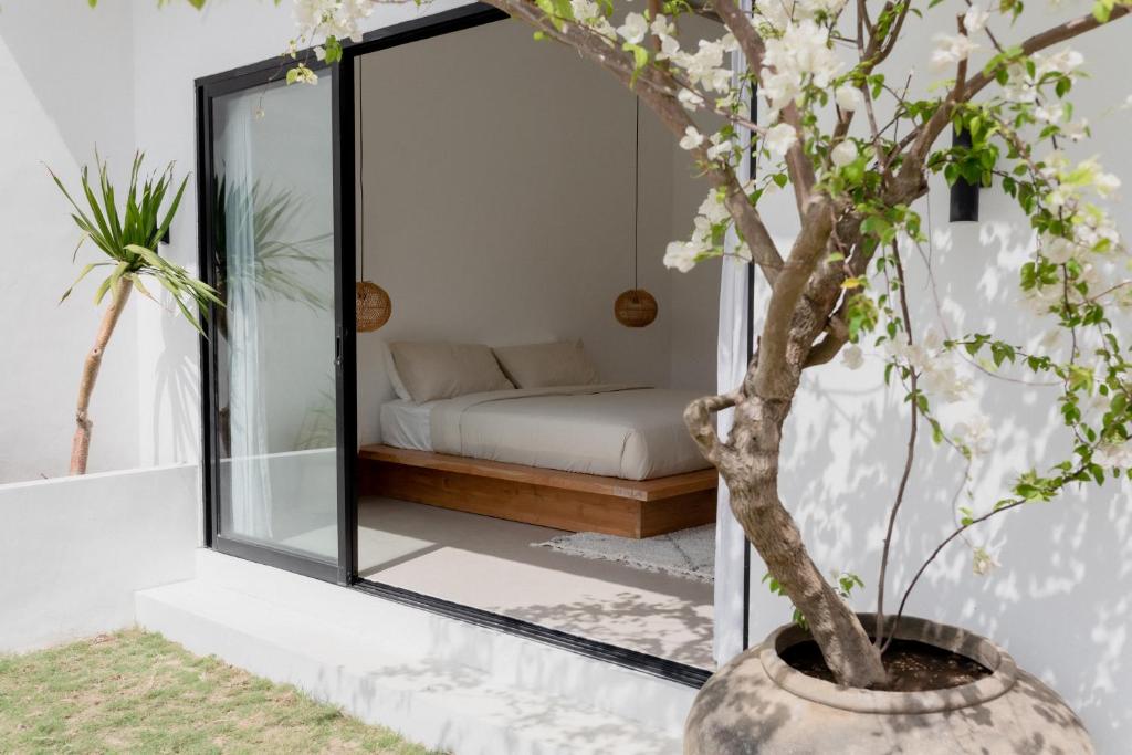 Villa La Luz 2BDR Mediterranean Villa Canggu