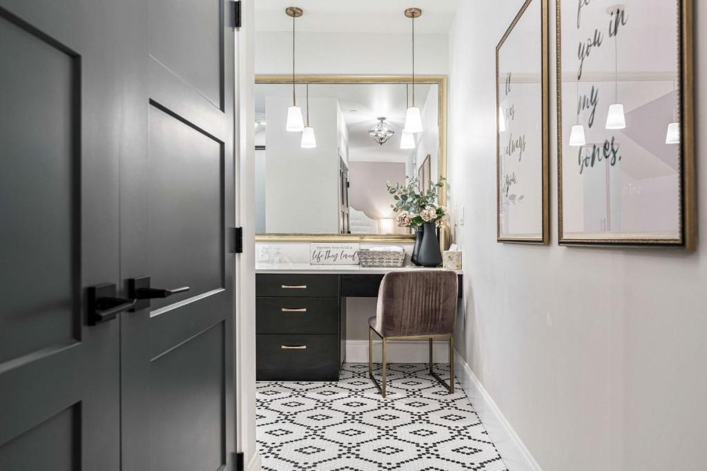 The Inn on Officers' Garden - Resim 20