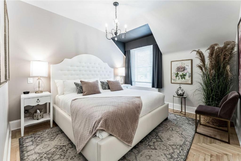 The Inn on Officers' Garden - Resim 18