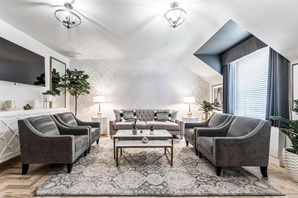 The Inn on Officers' Garden - Resim 5