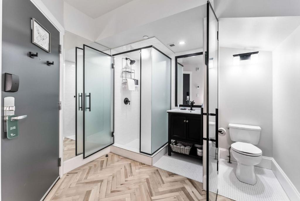 The Inn on Officers' Garden - Resim 25