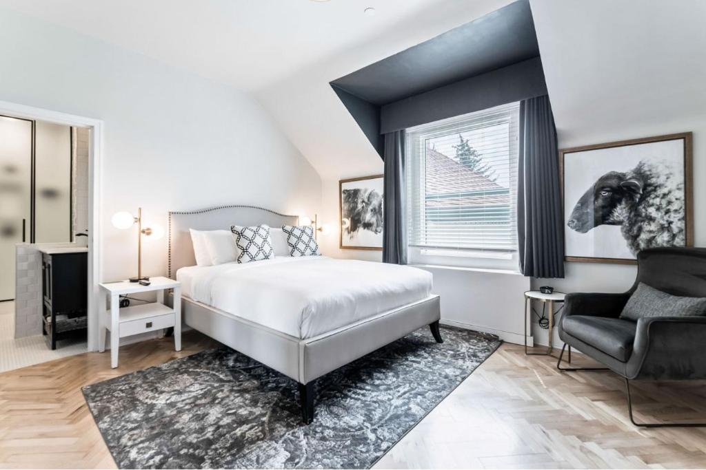 The Inn on Officers' Garden - Resim 29