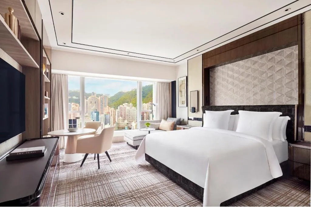Deluxe Peak-View Room King