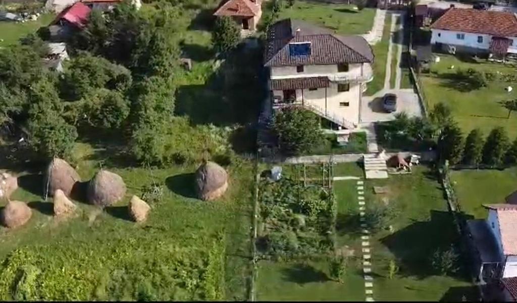 Apartament La Vilă - Wohnung Mit Terrasse