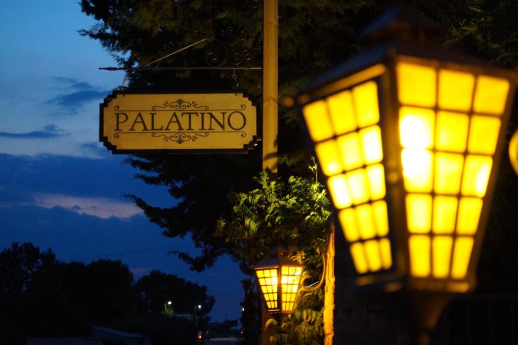 Certifikát, hodnocení, plakát nebo jiný dokument vystavený v ubytování Palatino