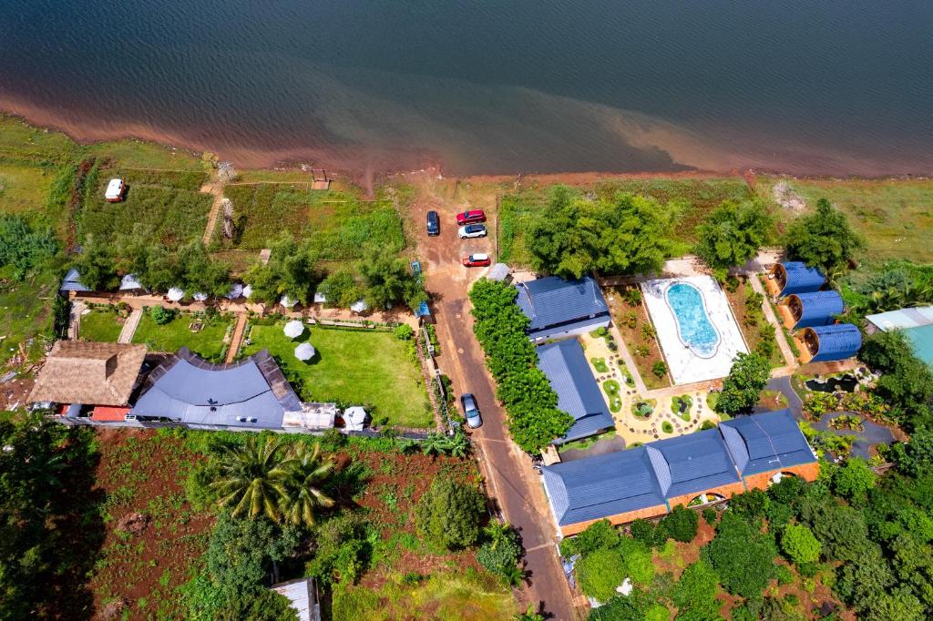 an aerial view of a house with a swimming pool at Jun's Home 