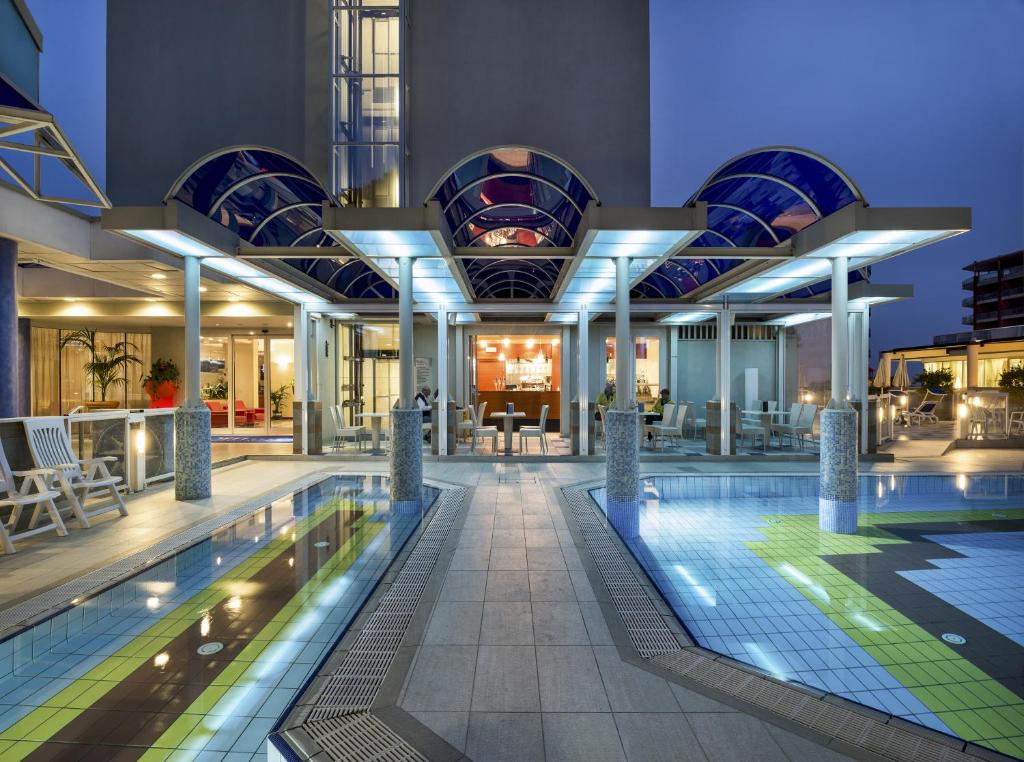 Bazén v ubytování Hotel San Michele nebo v jeho okolí