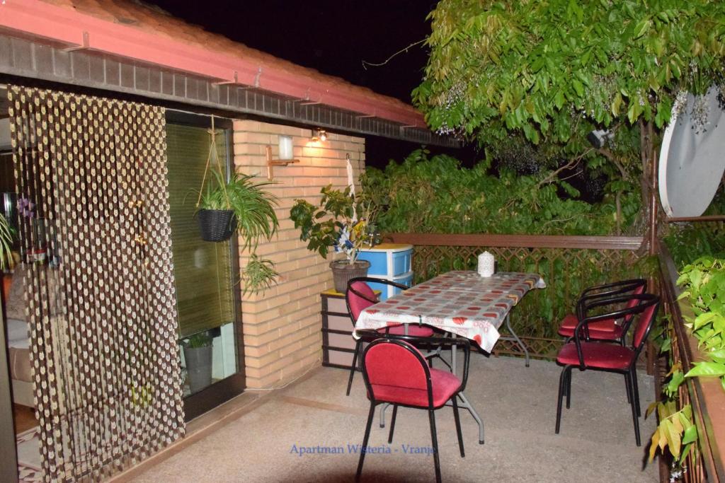 Balkón nebo terasa v ubytování Apartman Wisteria