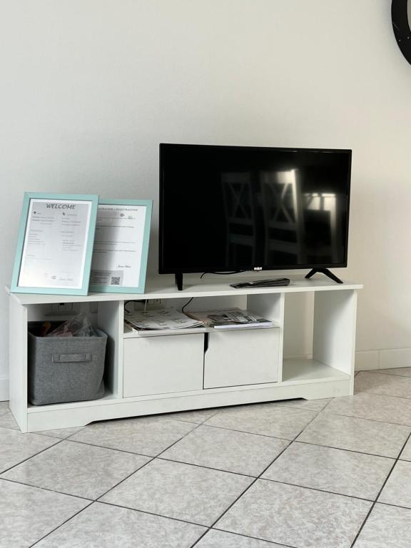 TV a/nebo společenská místnost v ubytování JACAM home free parking Como