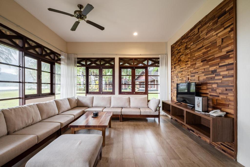 Mutiara Carita Cottages - Villa Con Vista Al Mar