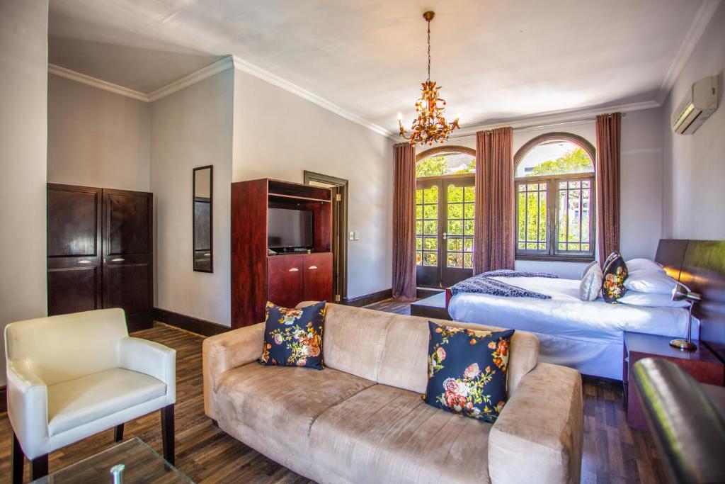 Cape Riviera Guesthouse - Luxury Double Room