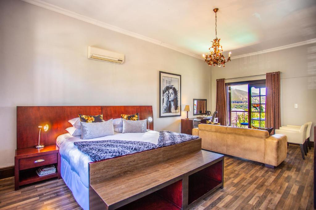 Cape Riviera Guesthouse - Luxury Triple Room