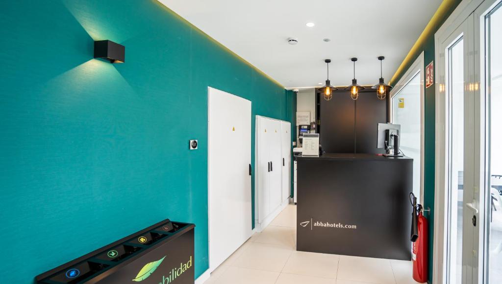 Kuchyňa alebo kuchynka v ubytovaní abba Apartments Playa de Gros San Sebastián