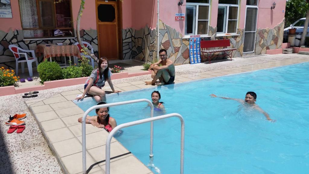 Bazén v ubytování Hotel Pamukkale nebo v jeho okolí