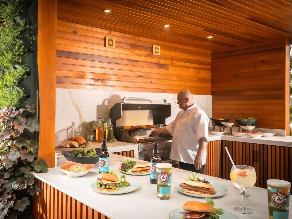 The Connacht Hotel - Resim 31